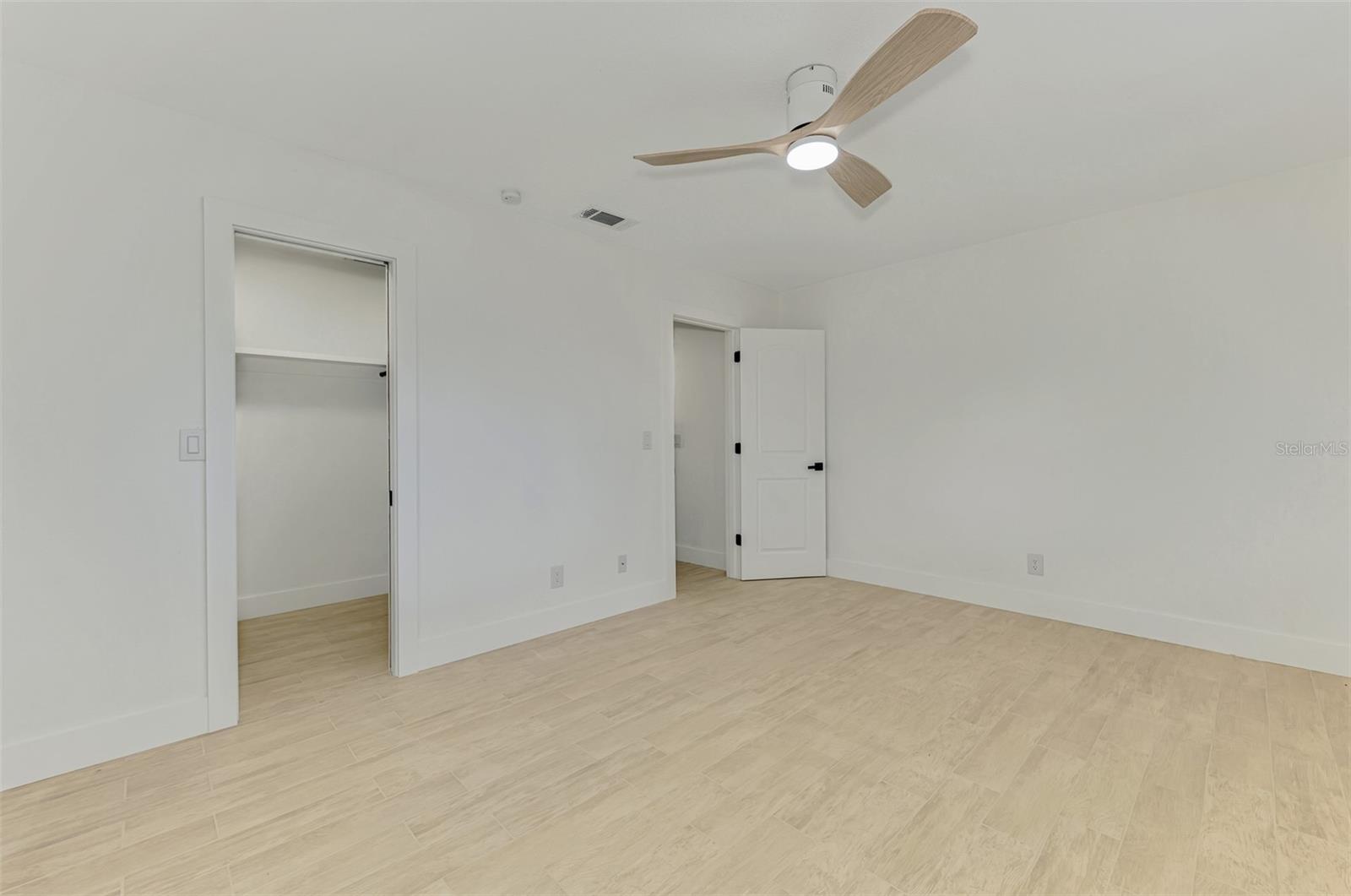 SOUTH VENICE - Residential