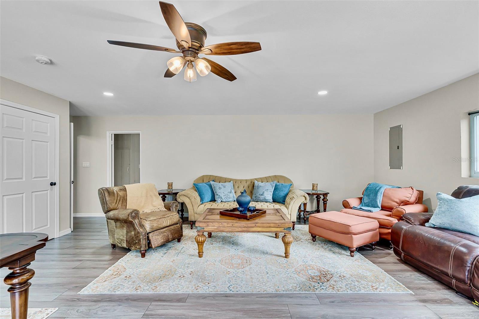1200 LAKE HARNEY ROAD