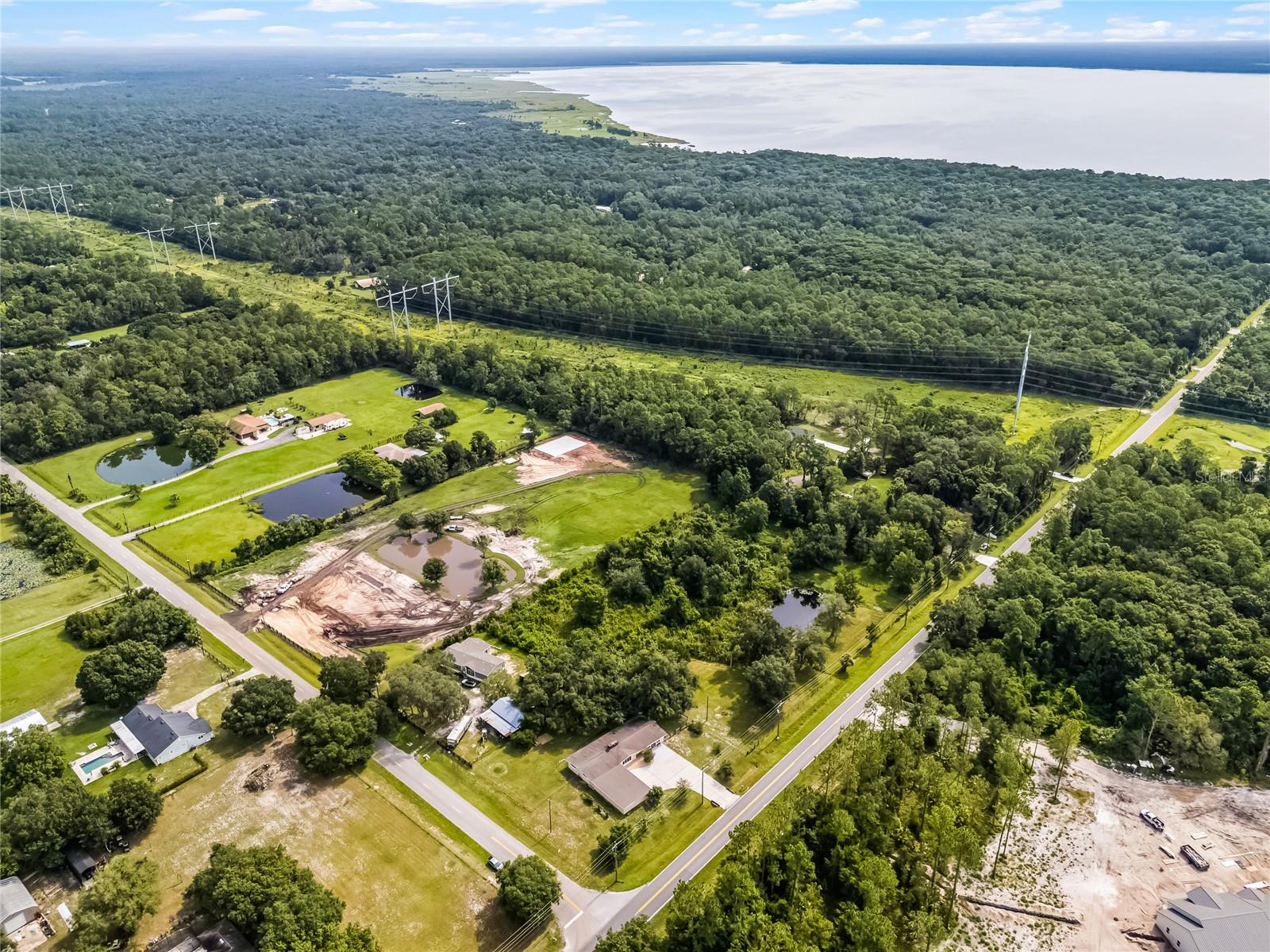 LAKE HARNEY ACRETTES - Residential