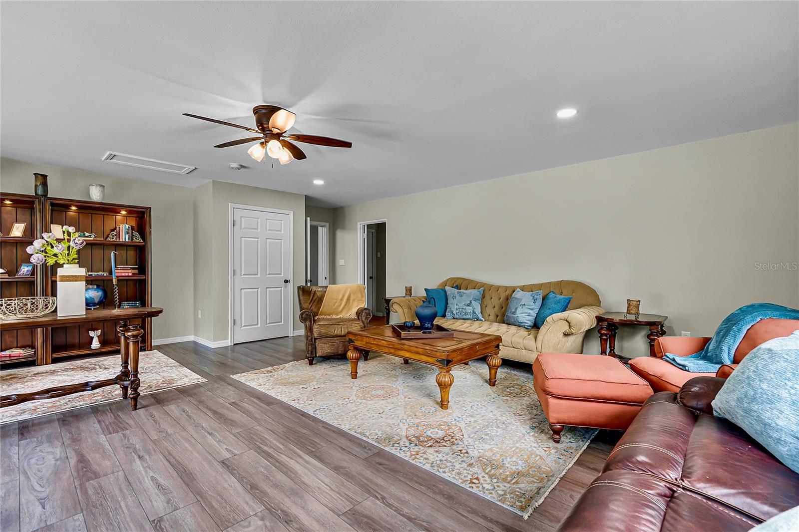 LAKE HARNEY ACRETTES - Residential