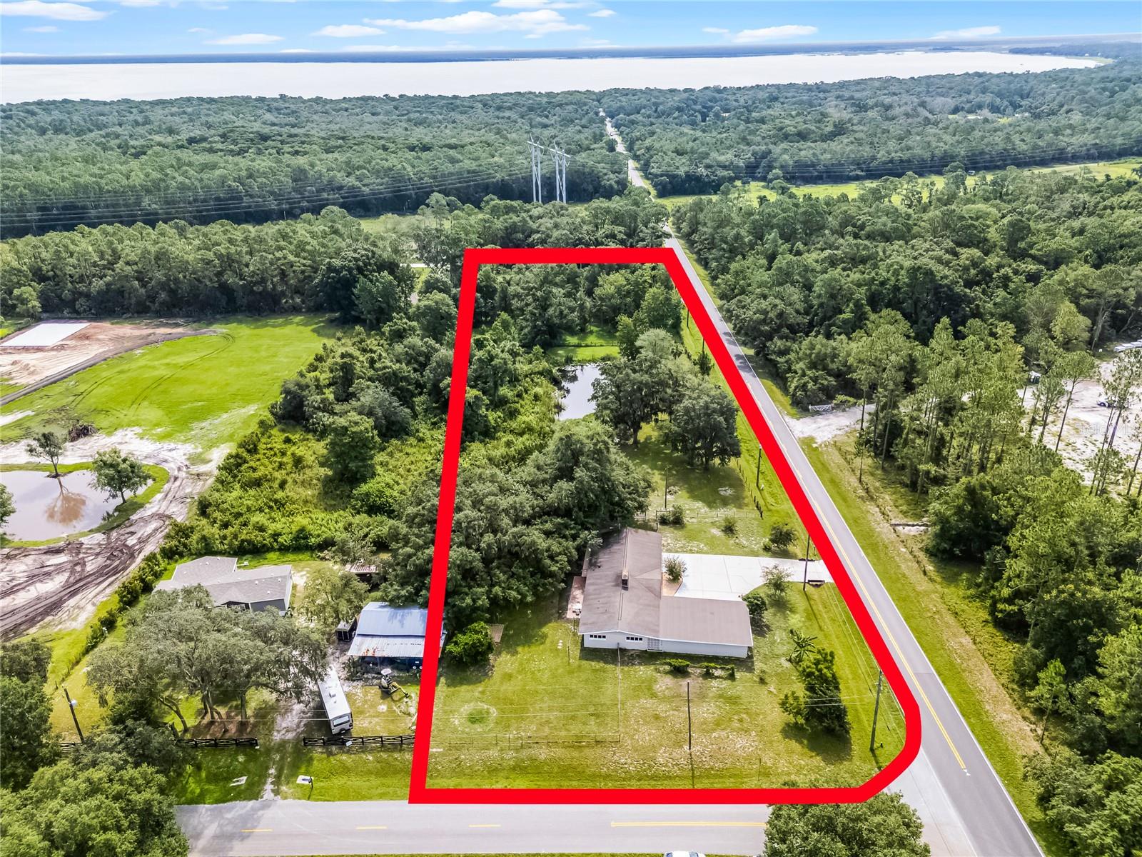 LAKE HARNEY ACRETTES - Residential