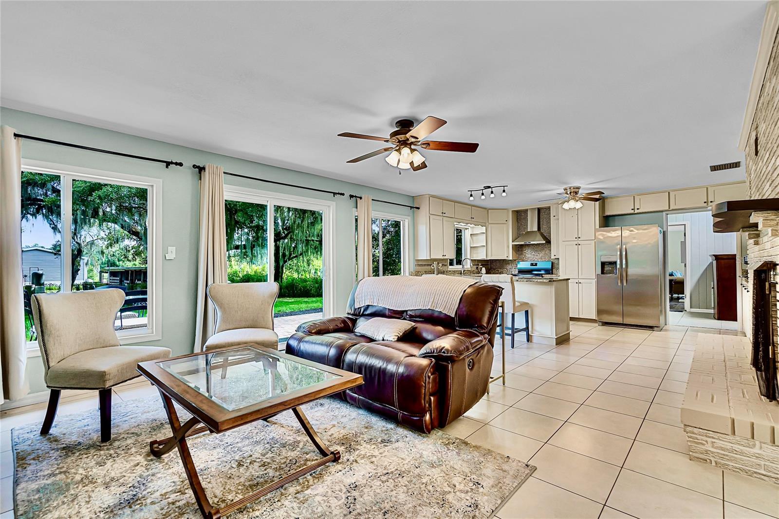 LAKE HARNEY ACRETTES - Residential