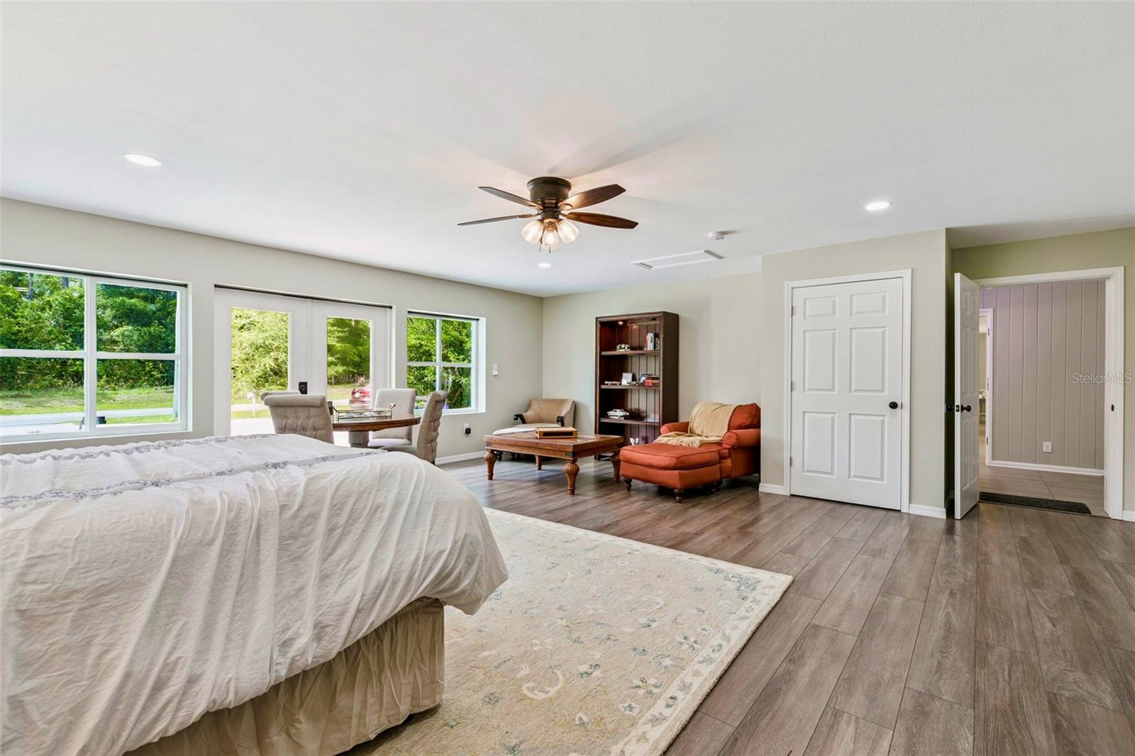 LAKE HARNEY ACRETTES - Residential