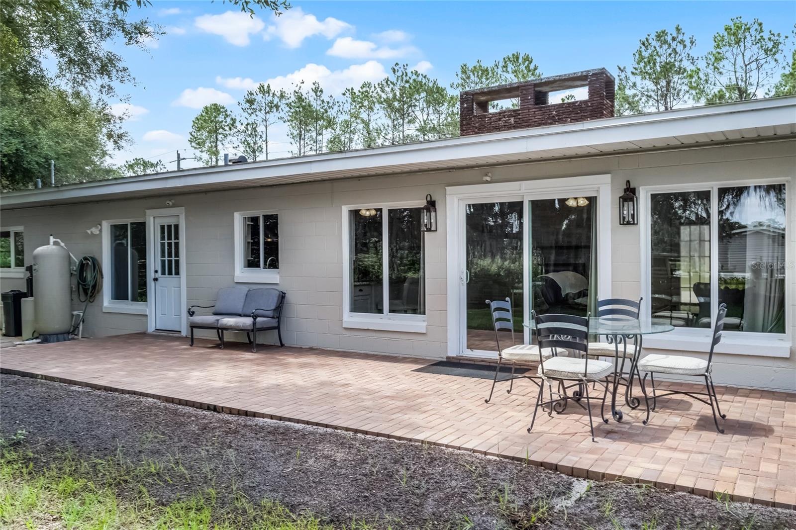 LAKE HARNEY ACRETTES - Residential