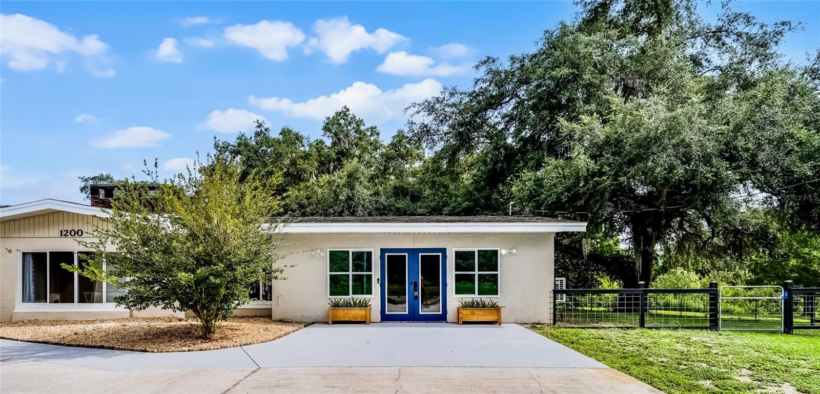1200 LAKE HARNEY ROAD