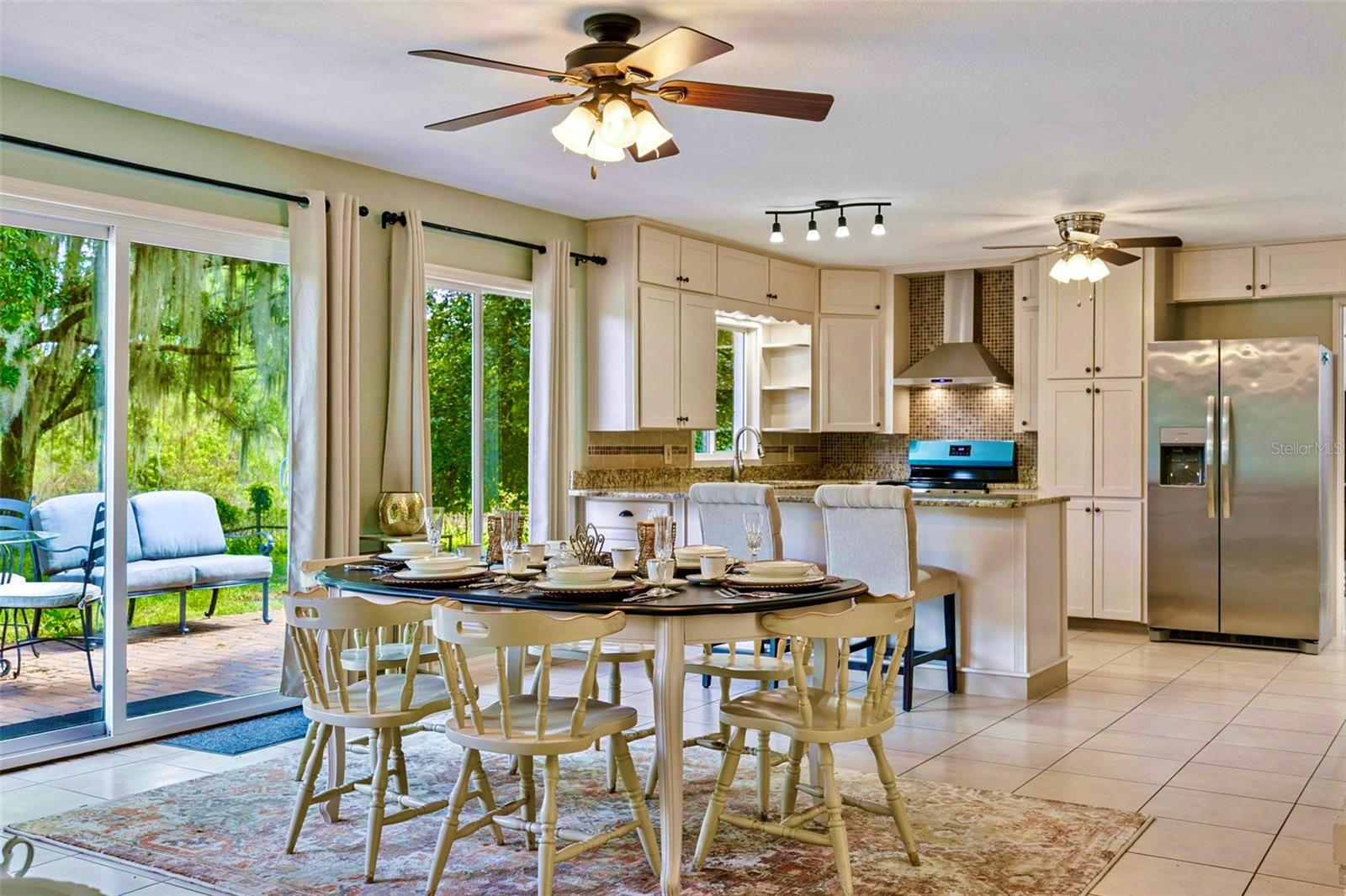 LAKE HARNEY ACRETTES - Residential