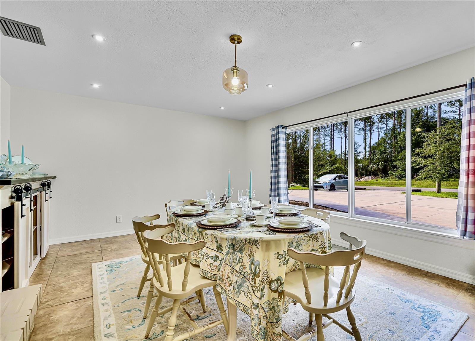 LAKE HARNEY ACRETTES - Residential