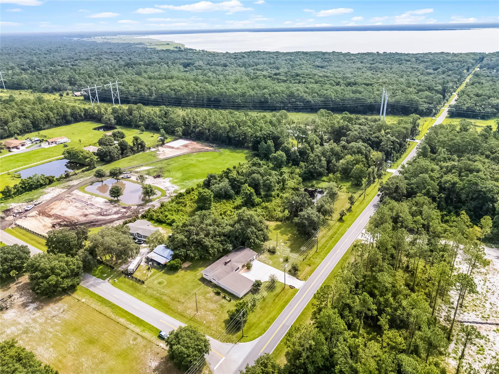 LAKE HARNEY ACRETTES - Residential