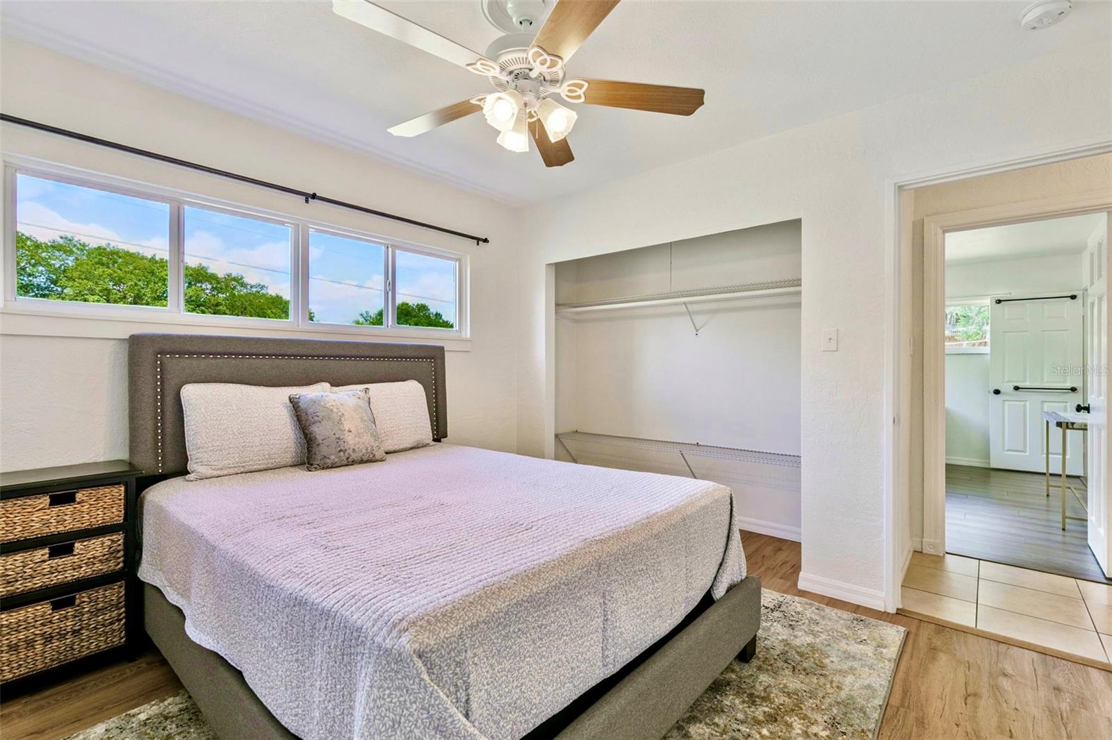 LAKE HARNEY ACRETTES - Residential