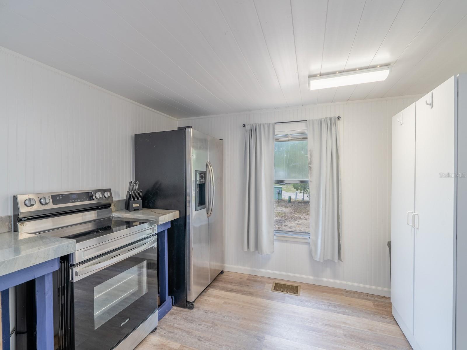 KERR BREEZY SHORES - Residential