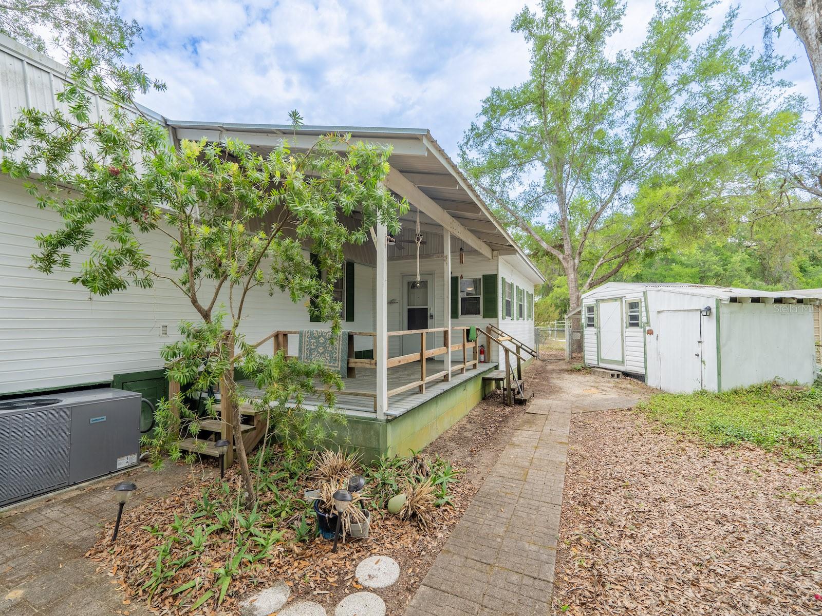 KERR BREEZY SHORES - Residential