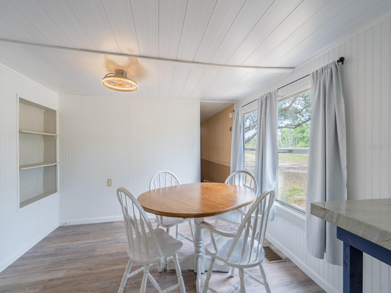 KERR BREEZY SHORES - Residential