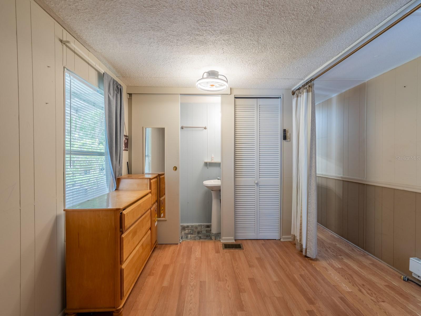 KERR BREEZY SHORES - Residential