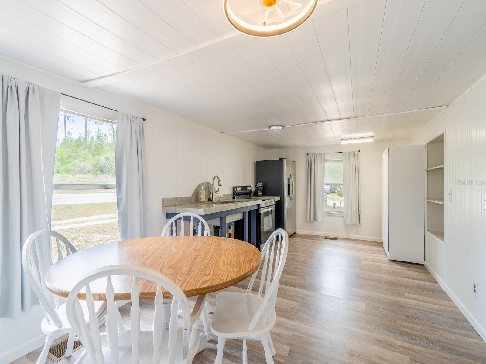 KERR BREEZY SHORES - Residential