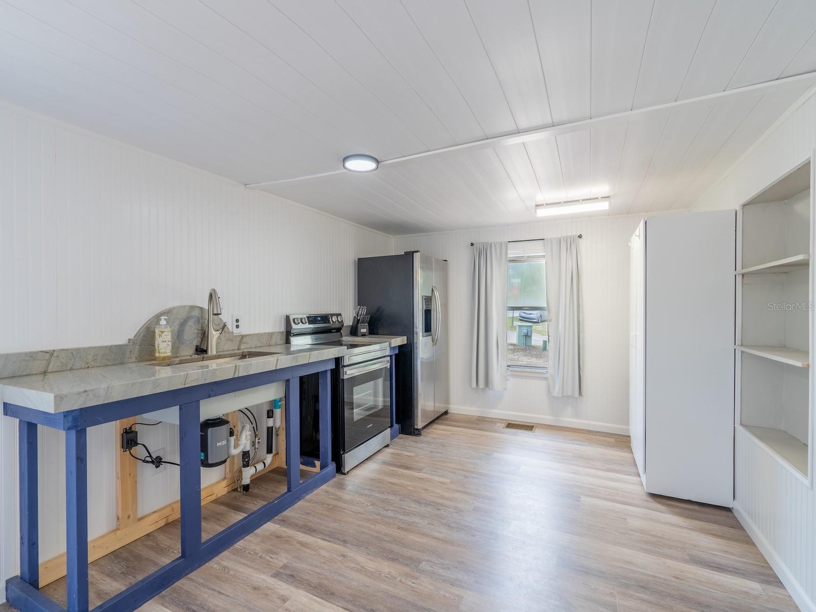 KERR BREEZY SHORES - Residential