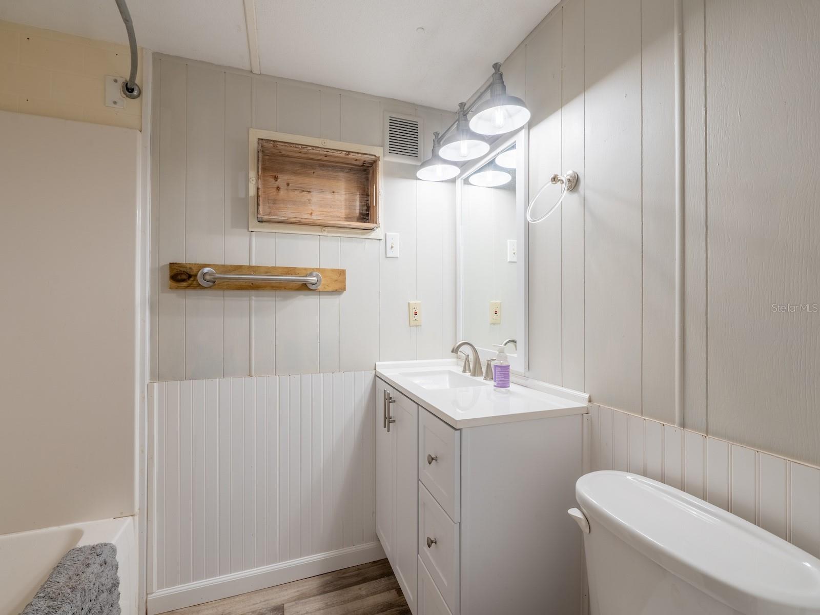 KERR BREEZY SHORES - Residential