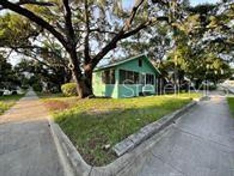 Photo of 1000 Drew Street, Clearwater, FL 33755 (MLS # TB8472252)