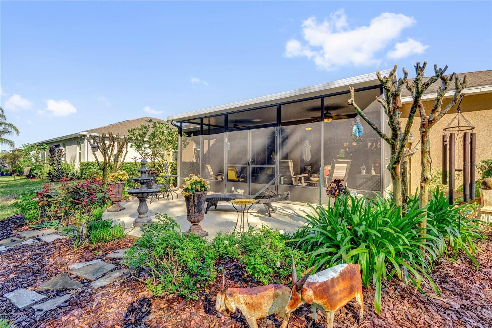 320 W VICTORIA TRAILS BOULEVARD