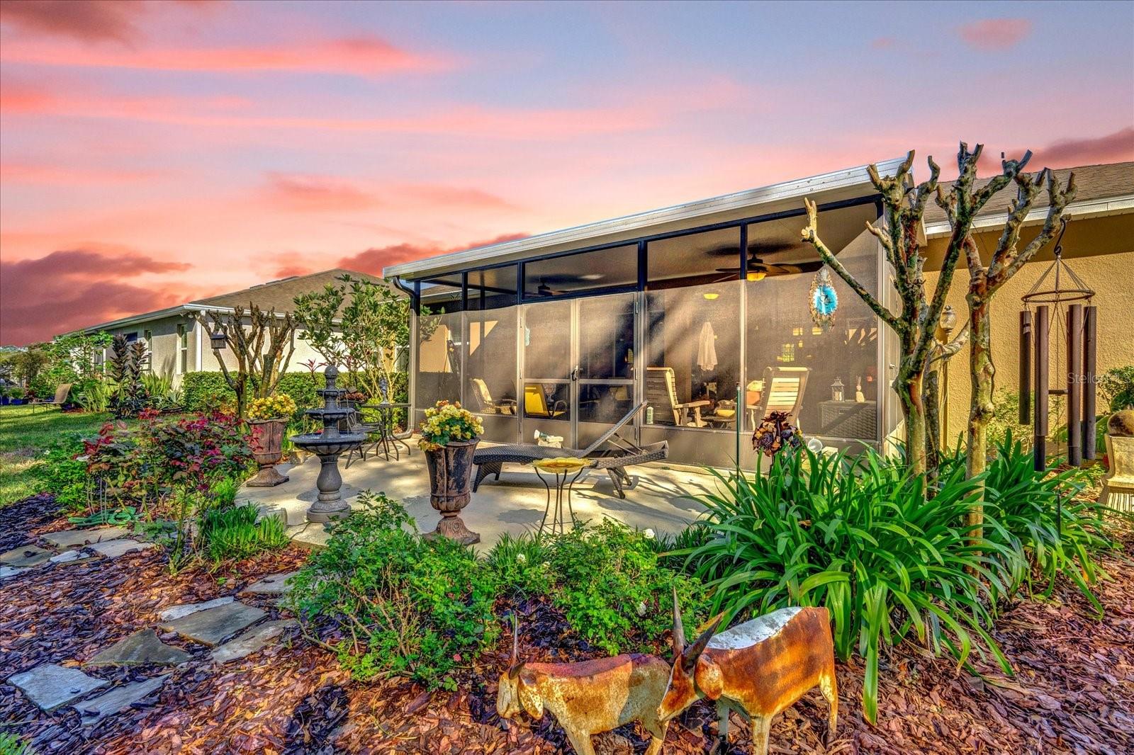 320 W VICTORIA TRAILS BOULEVARD