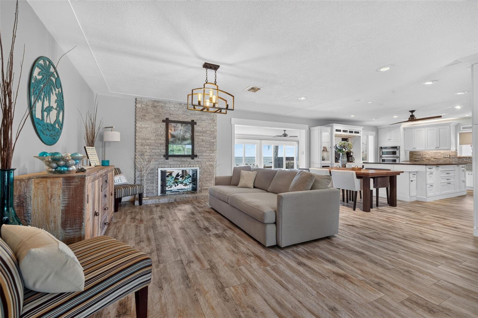 2480 E BAY ISLE DRIVE SE