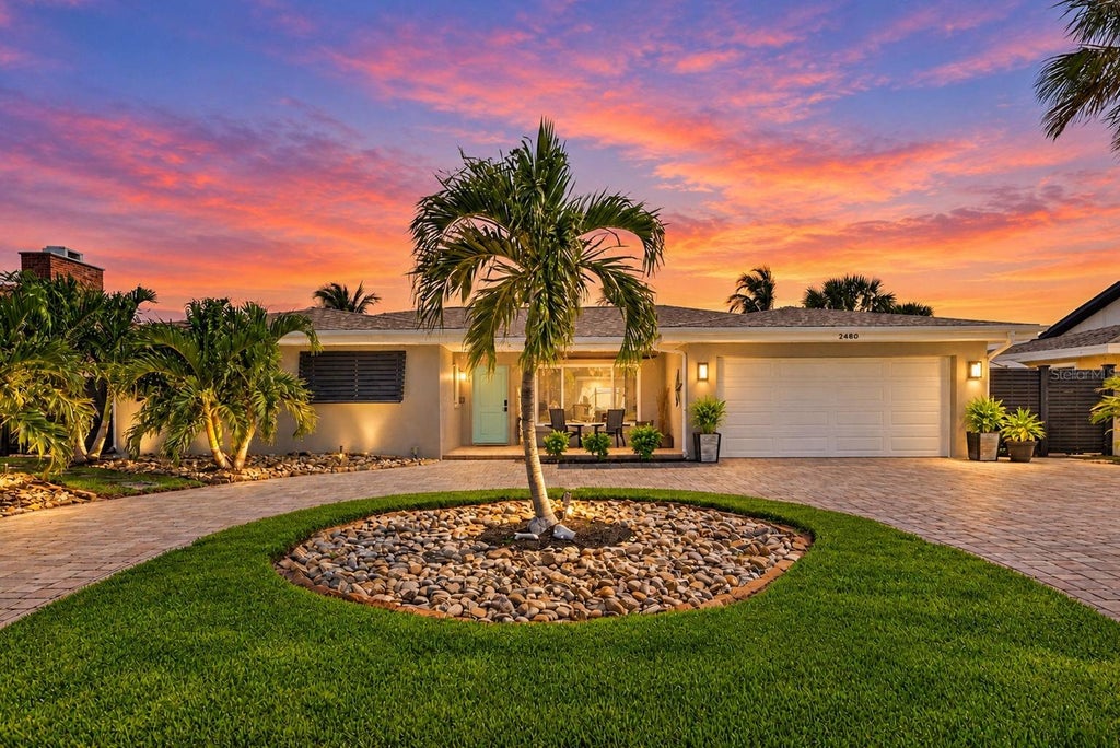 Photo of 2480 E Bay Isle Drive SE, St Petersburg, FL 33705 (MLS # TB8551438)