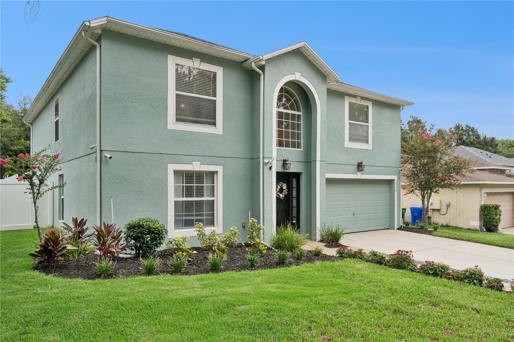 Photo of 2333 Foxtree Road, Tavares, FL 32778 (MLS # O6427136)