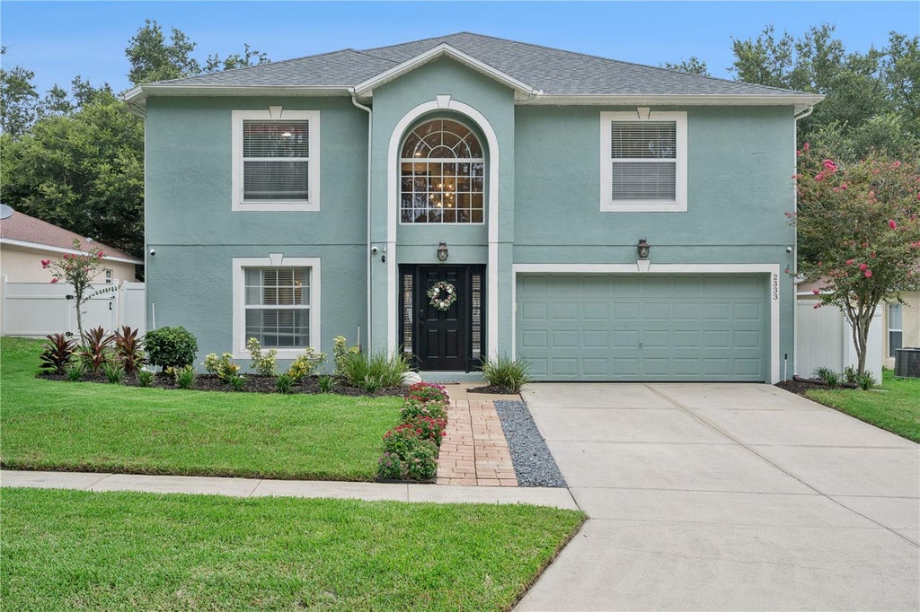 Photo of 2333 Foxtree Road, Tavares, FL 32778 (MLS # O6427136)