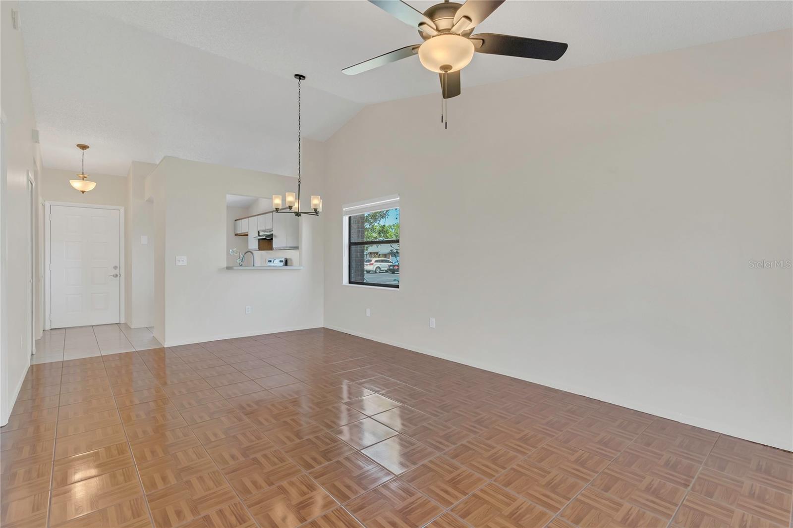 2435 KING OAK LANE