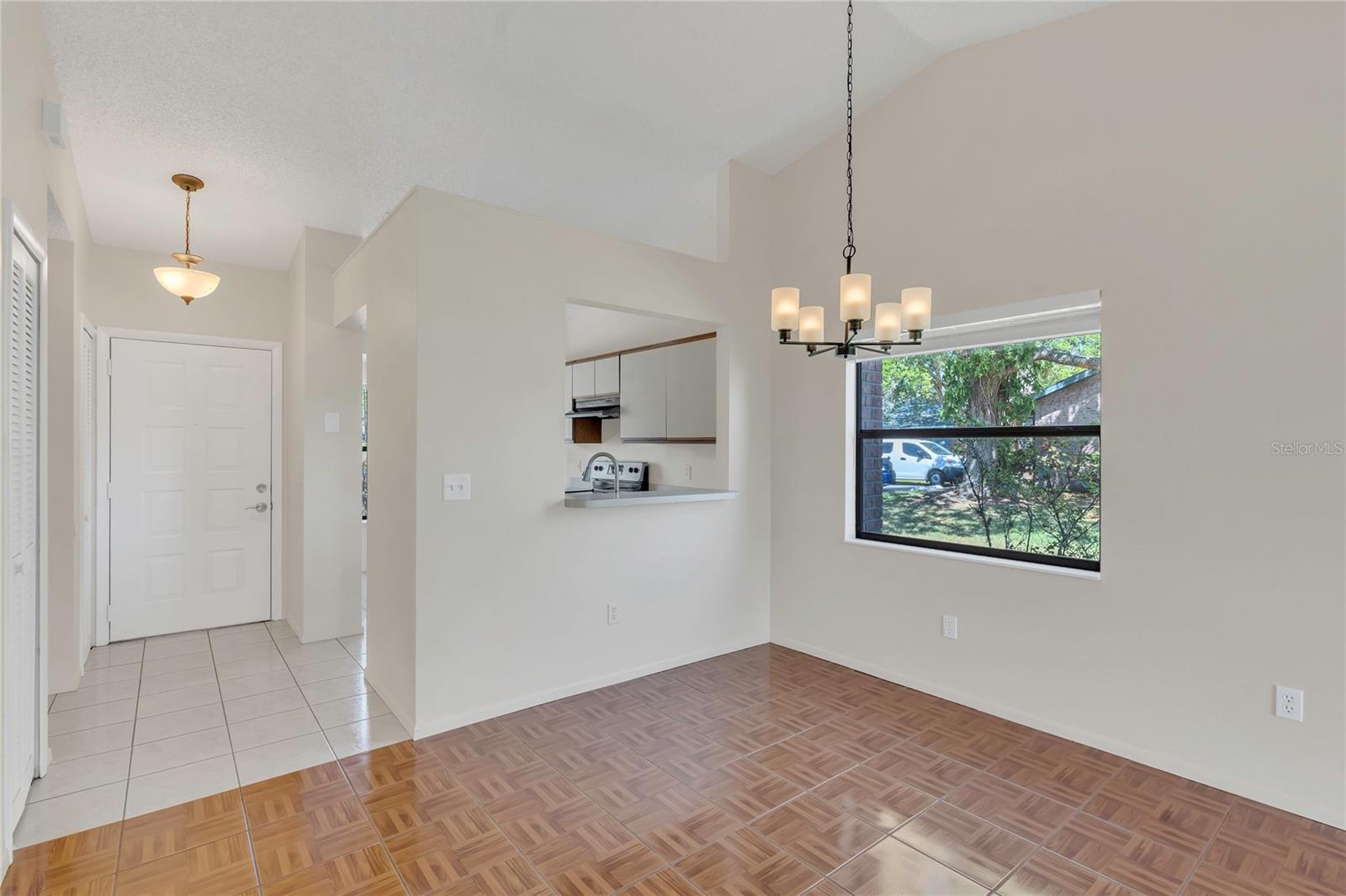 2435 KING OAK LANE