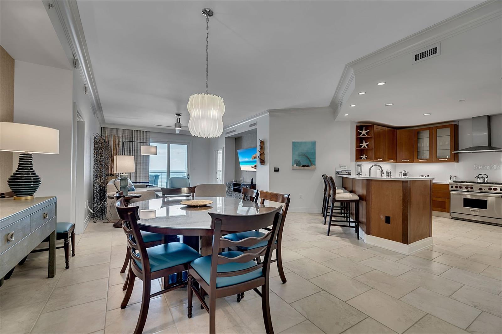 915 SEASIDE DRIVE 611