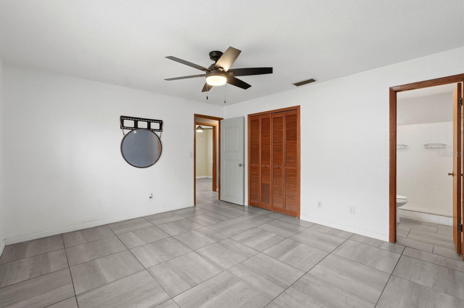 SHANGRI LA UNIT 01 - Residential