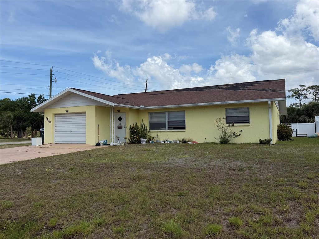 Photo of 1500 Rossanne Place, Englewood, FL 34223 (MLS # A4692675)