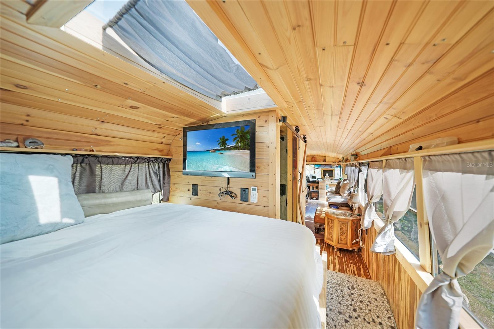 ROYAL PARK ESTATES - Land