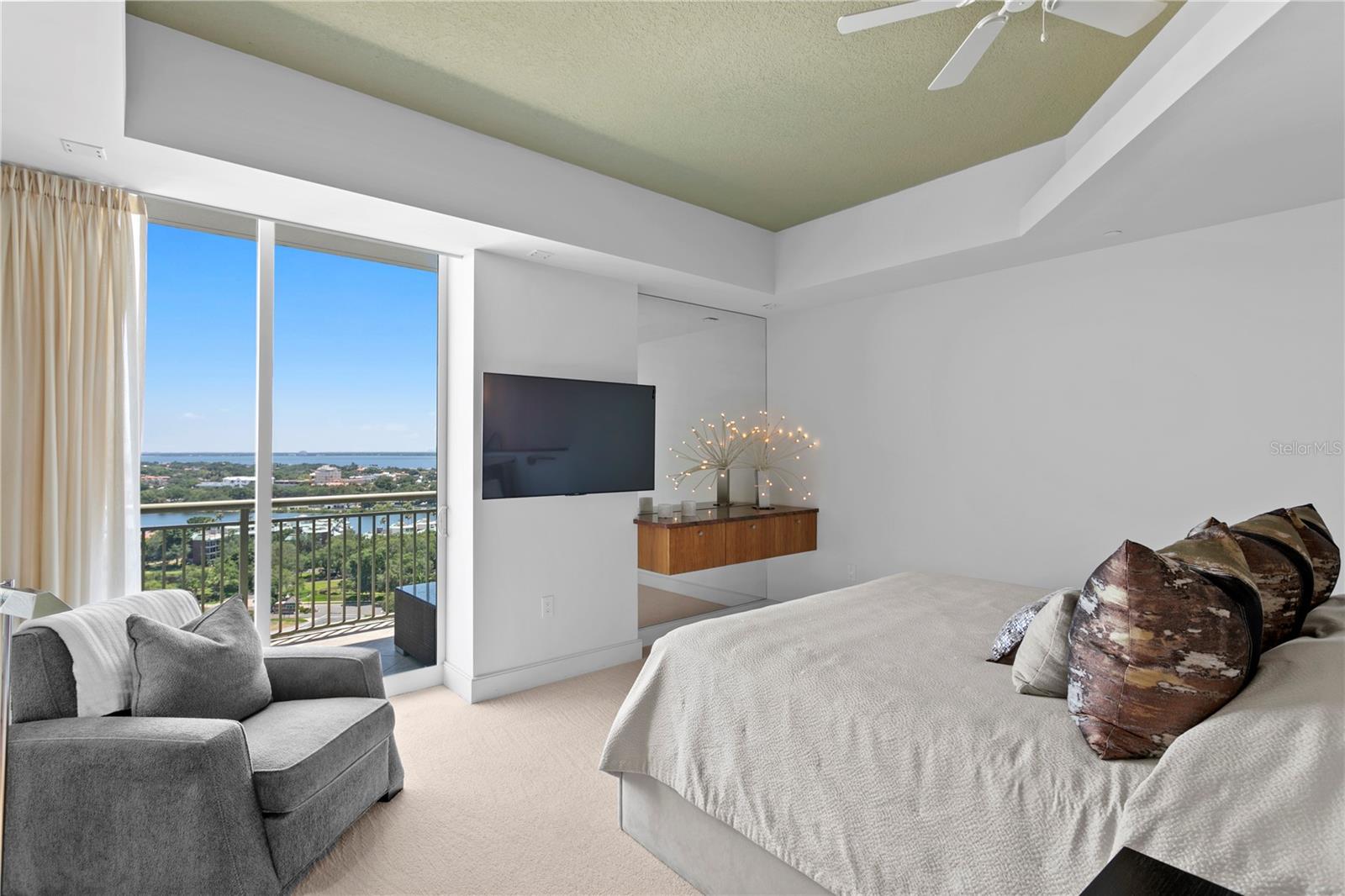 THE PLAZA HARBOUR ISLAND A CON - Residential