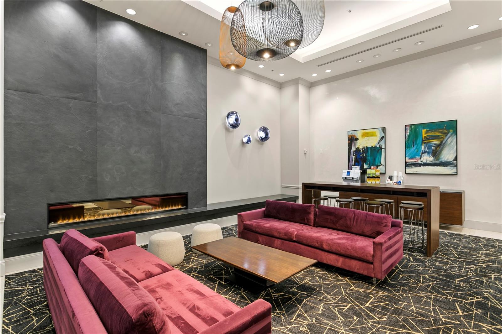 THE PLAZA HARBOUR ISLAND A CON - Residential