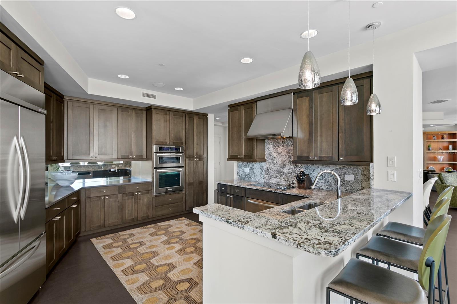 THE PLAZA HARBOUR ISLAND A CON - Residential