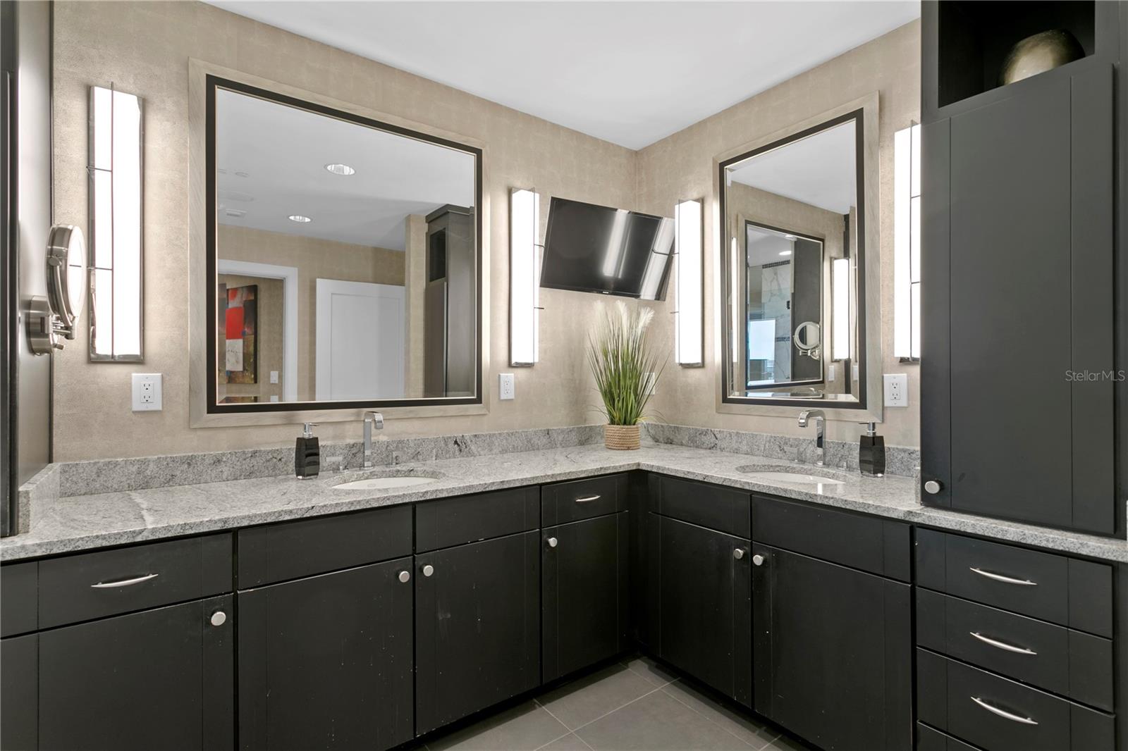 THE PLAZA HARBOUR ISLAND A CON - Residential