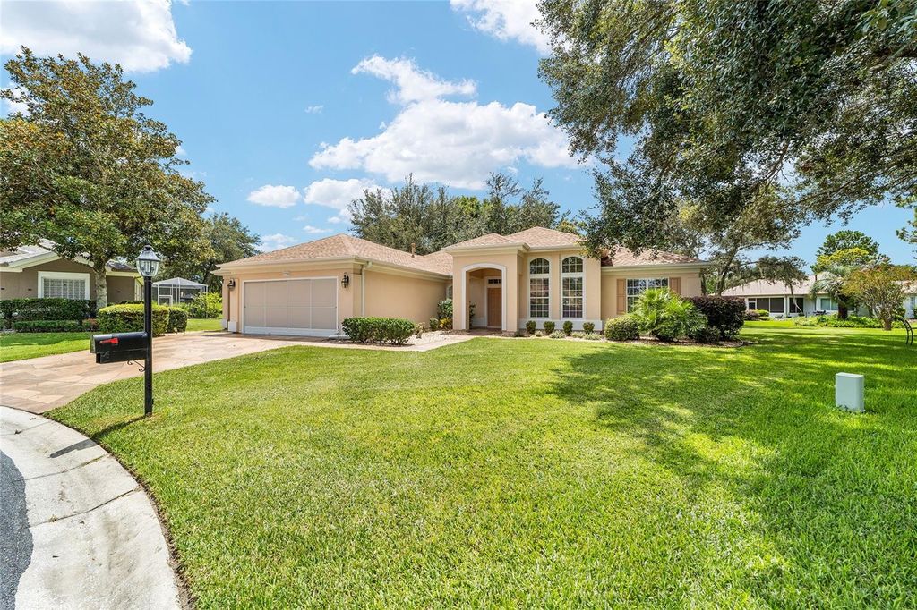 Photo of 12896 SE 91st Terrace Road, Summerfield, FL 34491 (MLS # OM707637)