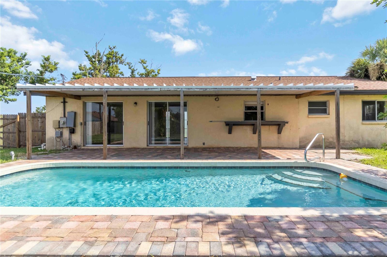 725 CORAL WAY