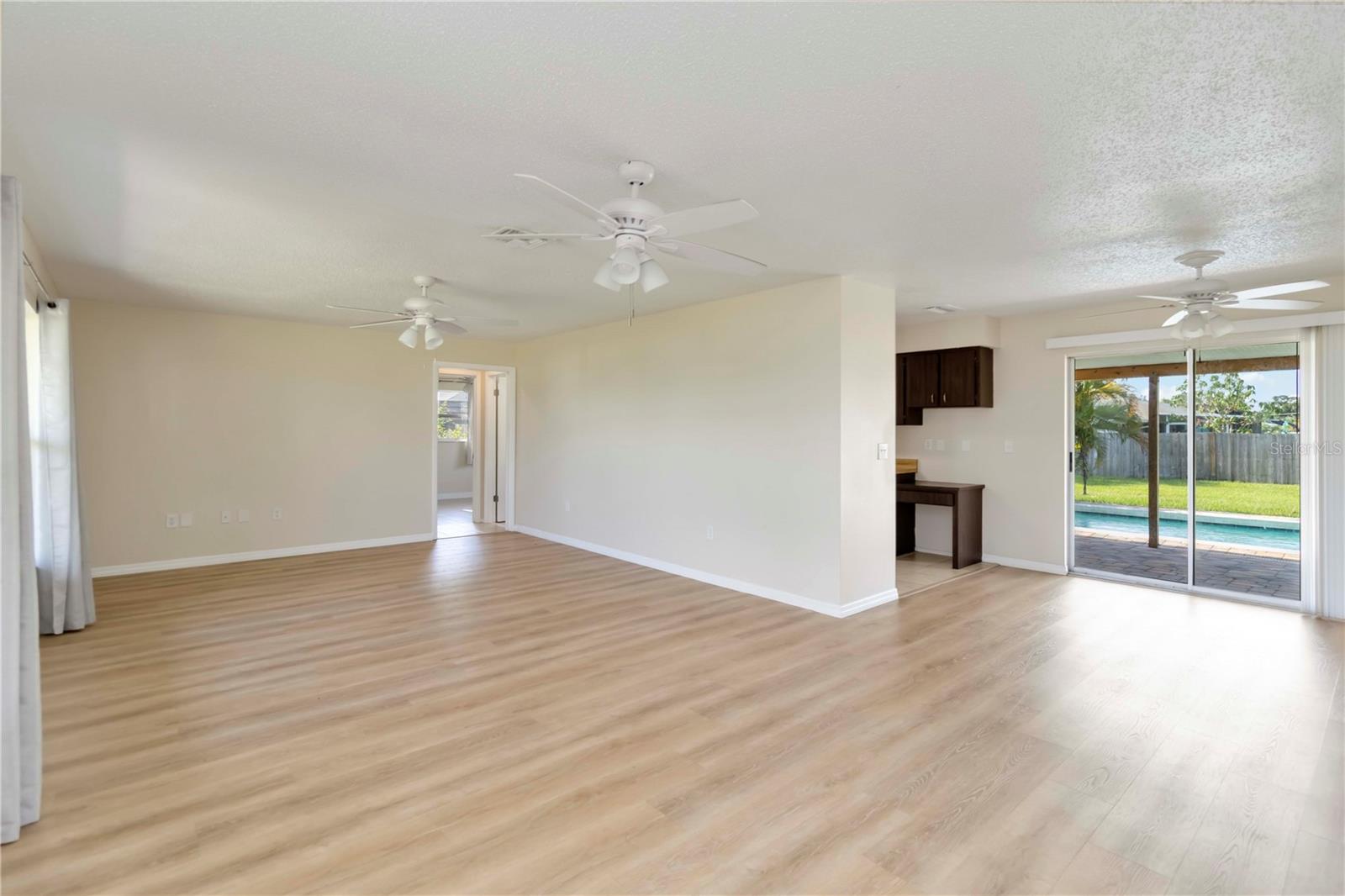 725 CORAL WAY