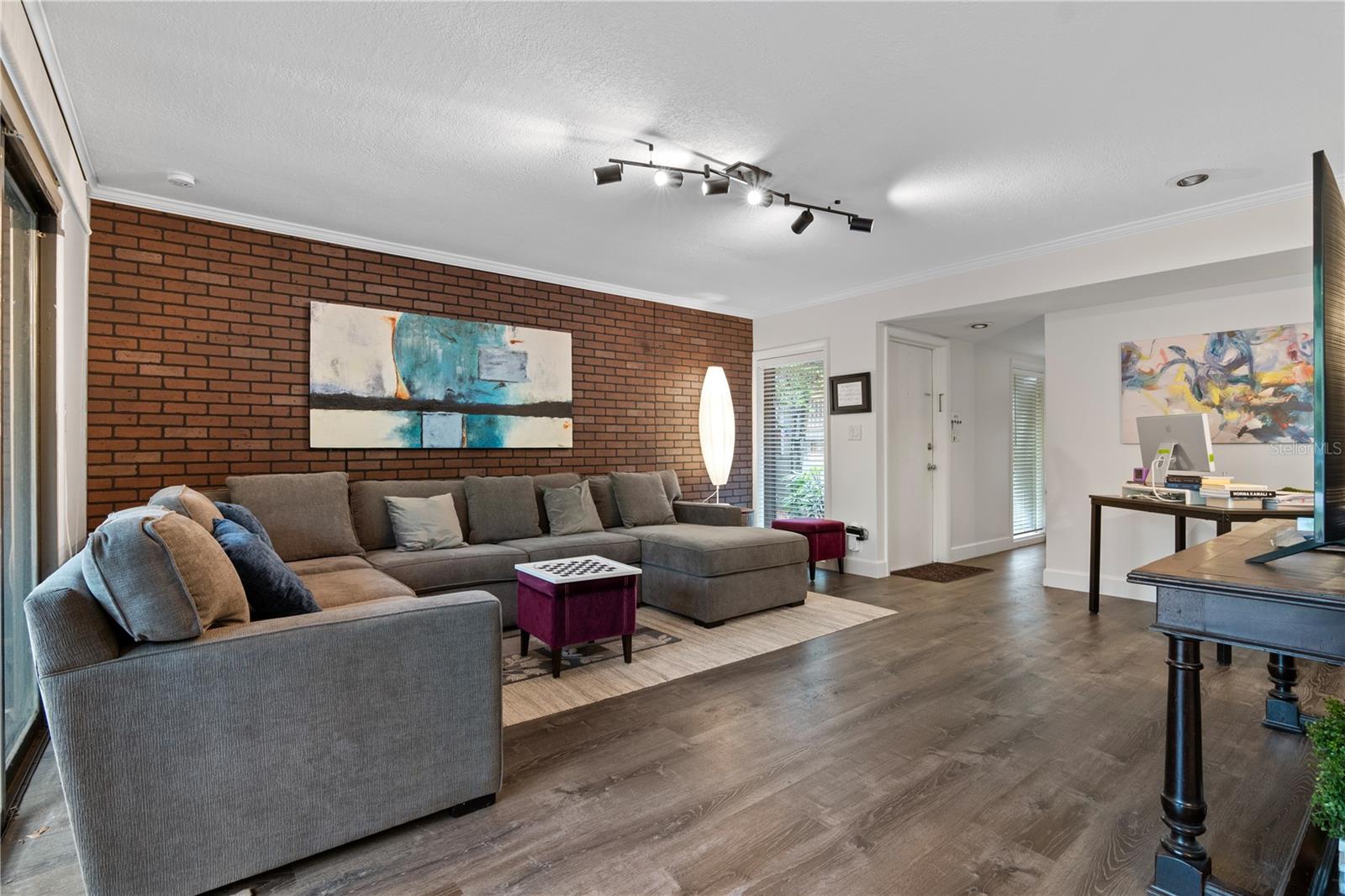 111 CROWN OAKS WAY 101