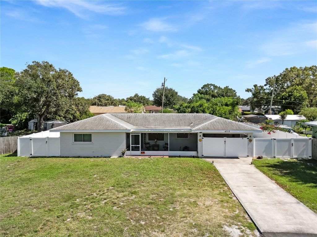 Photo of 4713 Avon Street, Lake Wales, FL 33859 (MLS # S5136694)