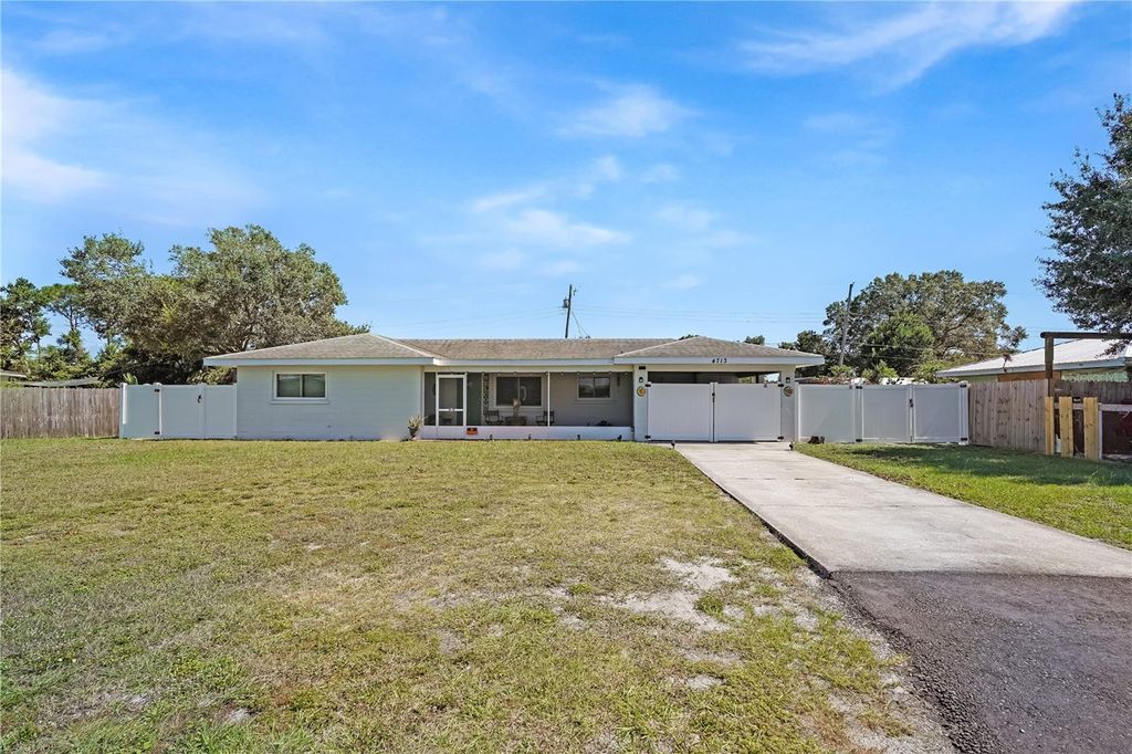 Photo of 4713 Avon Street, Lake Wales, FL 33859 (MLS # S5136694)