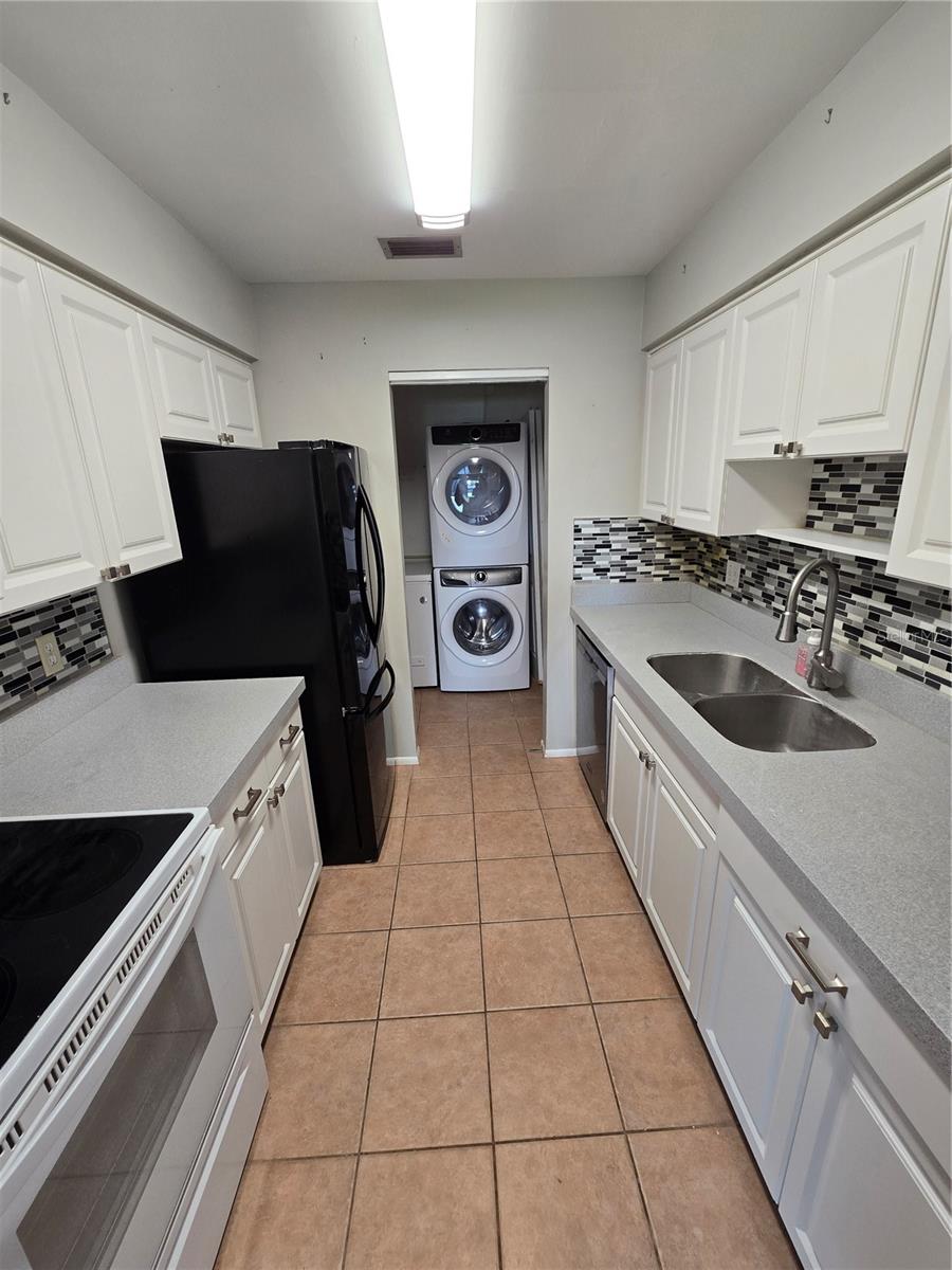 1701 BELLEAIR FOREST DRIVE B