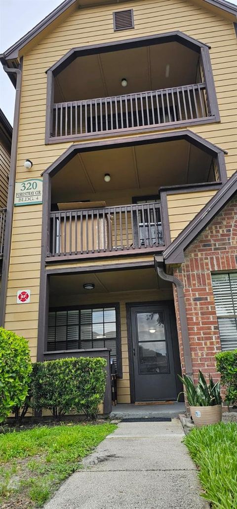 Photo of 320 Forestway Circle #107, Altamonte Springs, FL 32701 (MLS # O6313821)