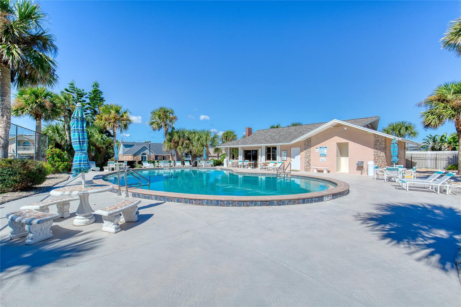 FAIRWIND SHORES CONDO - Residential