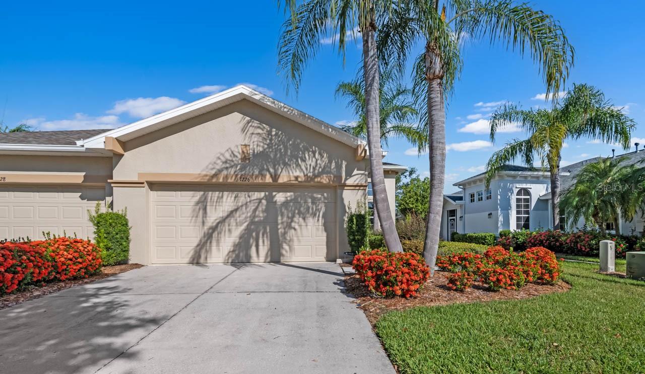 LYNDHURST CONDO - Residential