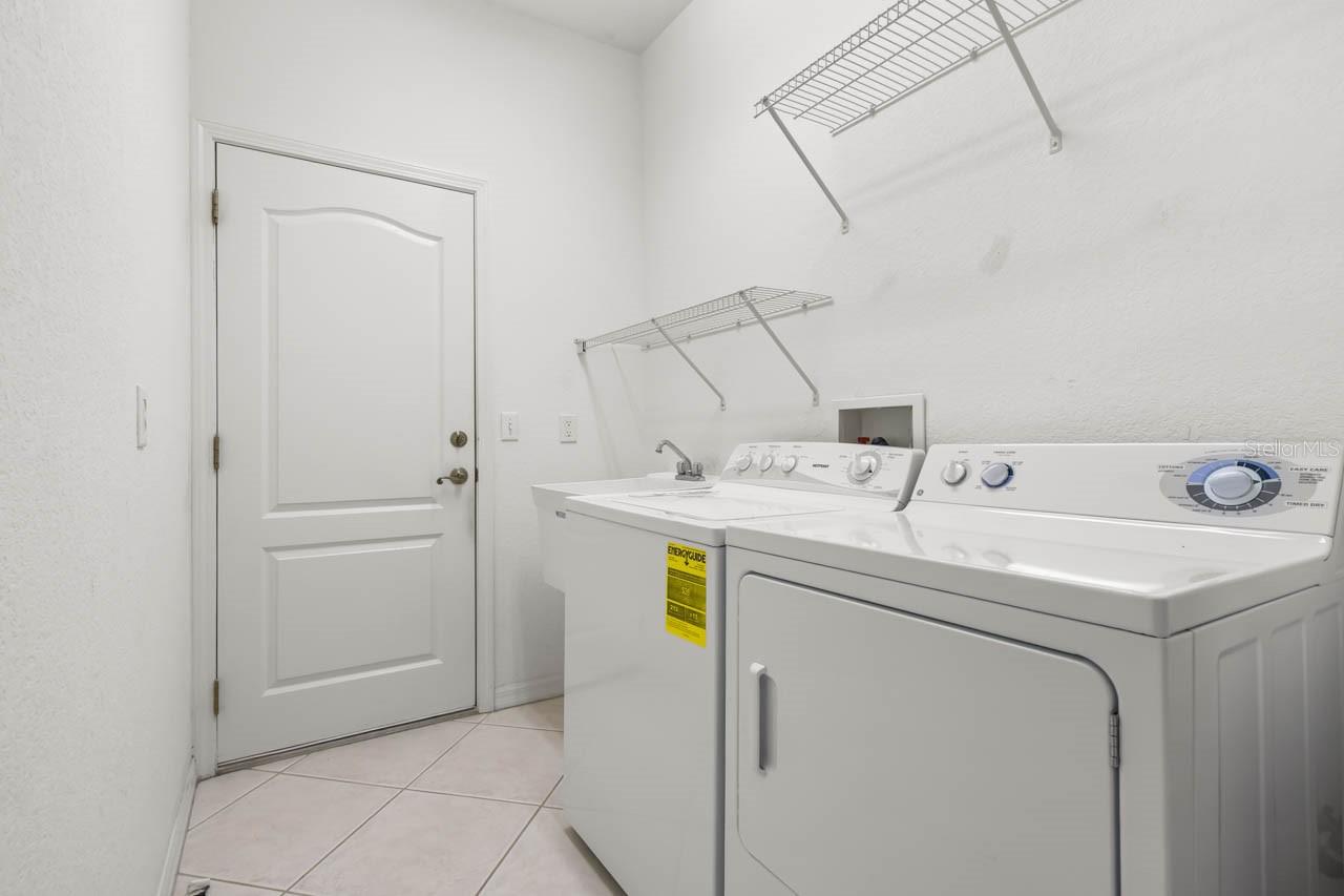 LYNDHURST CONDO - Residential