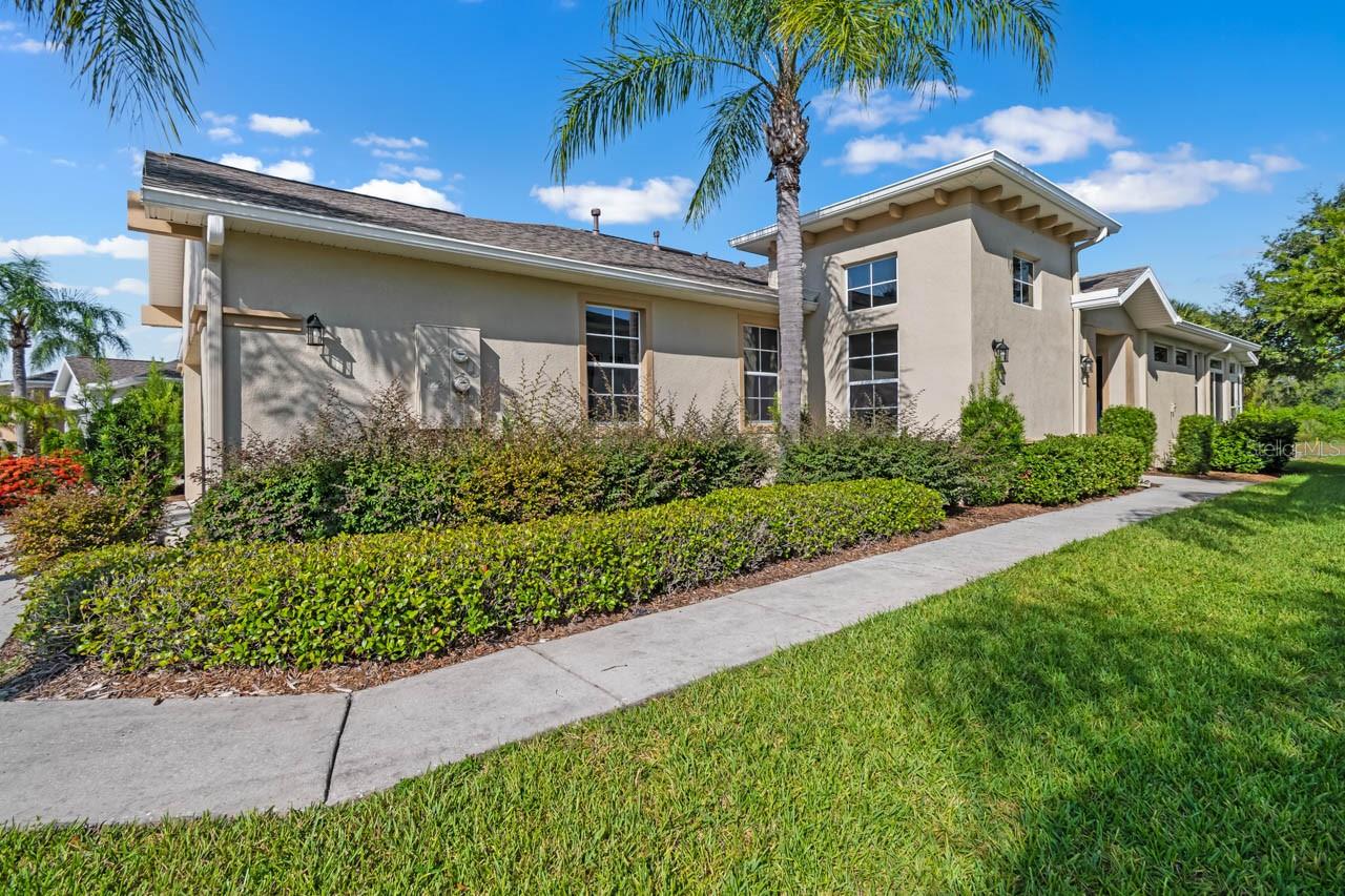 LYNDHURST CONDO - Residential