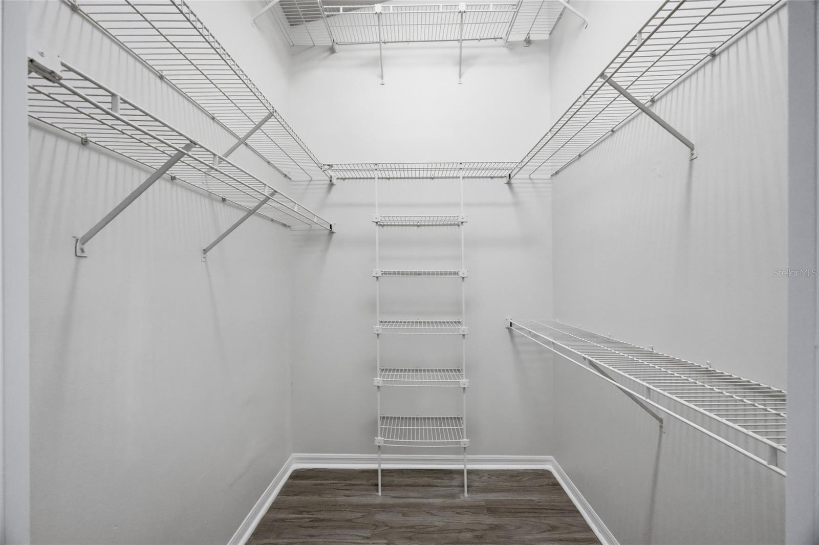 FIELDSTONE VILLAGE AT WOODFIELD - Residential